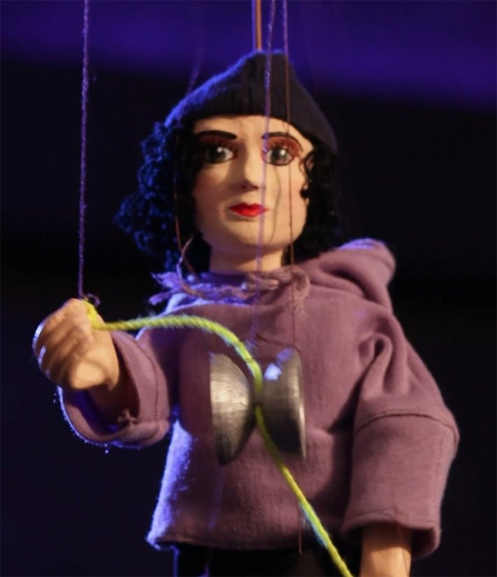 Wooden Yoyo Player Figurine - Tony Šec Puppet