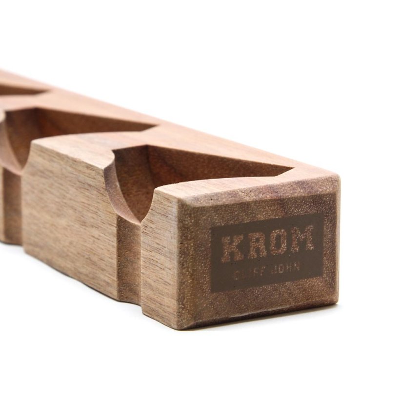 KROM Cliff John - Kendama držák na zeď