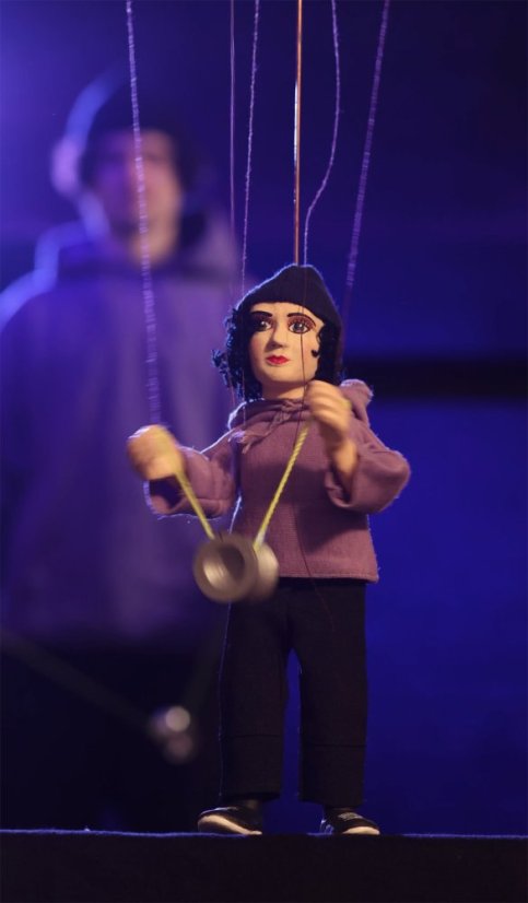 Wooden Yoyo Player Figurine - Tony Šec Puppet